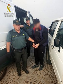 Conducción policial de G.S., uno de los acusados