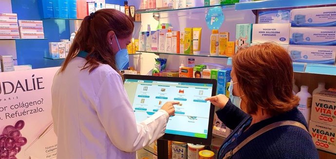 Imagen real del primer 'Kiosco digital para farmacias' desarrollado por el Grupo Hefame