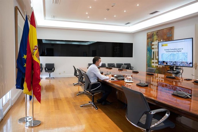 Pedro Sánchez preside la reunión en la que se constituye el Consejo Consultivo para la Transformación Digital