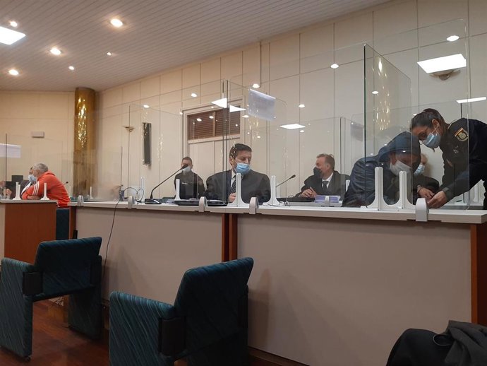 Juicio contra tres acusados de matar a un nonagenario en su garaje de Santander