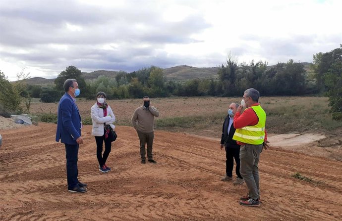 Zaragoza.- El presidente de la DPZ visita las obras del nuevo acceso a una zona 