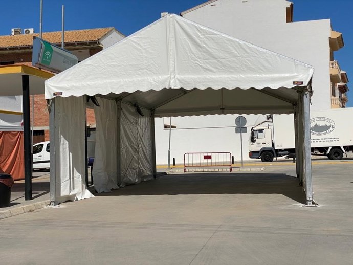 Carpa dispuesta en Benamejí para acoger las pruebas del cribado del Covid.