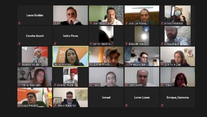La responsable de Acción Institucional de Cs Andalucía, Mónica Moreno, ha mantenido este martes una reunión de trabajo con cerca de 40 cargos públicos de la formación naranja en la provincia de Sevilla