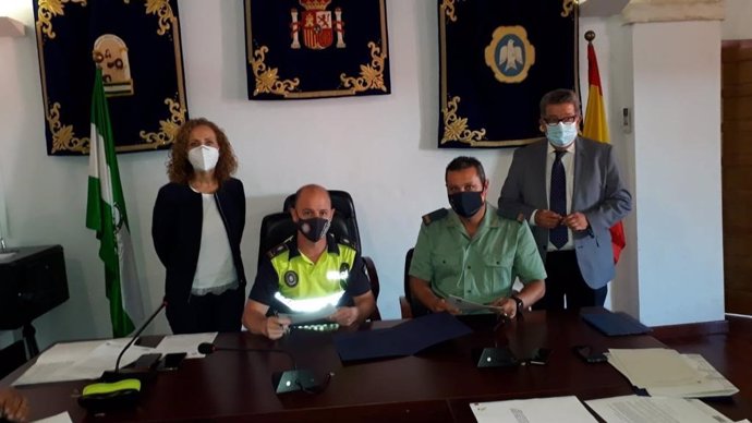 El Ayuntamiento de Benacazón (Sevilla) suscribe el protocolo policial previo a su integración en la Red Viogén.