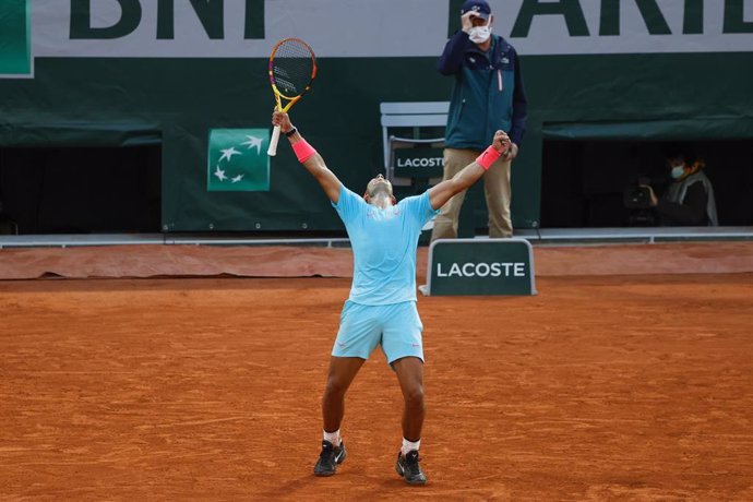 Rafa Nadal celebra su victoria ante Diego Schwartzman en las semifinales de Roland Garros 2020