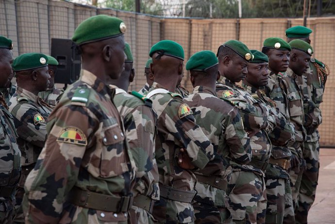 Malí.- Mueren doce militares en dos ataques contra un puesto de control en el ce