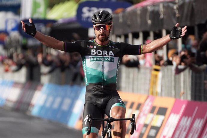 Sagan pone fin a su sequía a modo de 'clásica' en el Giro