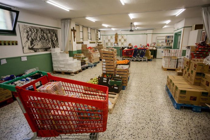 Productos en la parroquia de San Juan de Dios, que ha entregado comida a familias durante la crisis del Covid-19. En Vallecas, Madrid, (España), a 25 de abril de 2020.