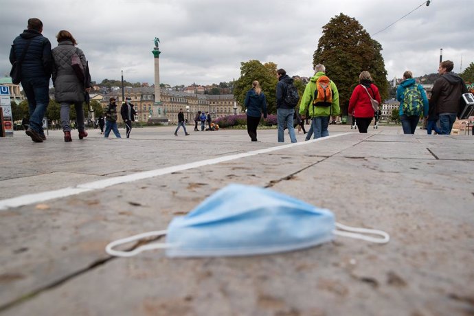 Coronavirus.- Letonia hace obligatorio el uso de mascarillas en espacios público