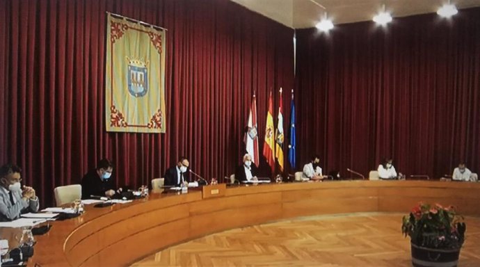Logroño aprueba en pleno una moción contra "la apropiación del superávit municipal" por parte del Gobierno de España