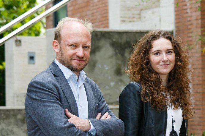 David Segarra, co-fundador y CEO de aptaTargets, y María Eugenia Zarabozo, co-fundadora y directora financiera de aptaTargets.