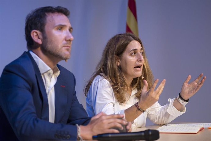 El portavoz del PNC, Oriol Puig, y la excoordinadora general del PDeCAT, Marta Pascal, intervienen tras el nombramiento de Pascal como secretaria general del nuevo Partit Nacionalista de Catalunya (PNC) con el 91% del apoyo, anunciado en la clausura del