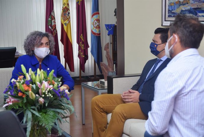 En la imagen, de izquierda a derecha: Beatriz Miguel, José Miguel Luengo y Rubén Pérez.