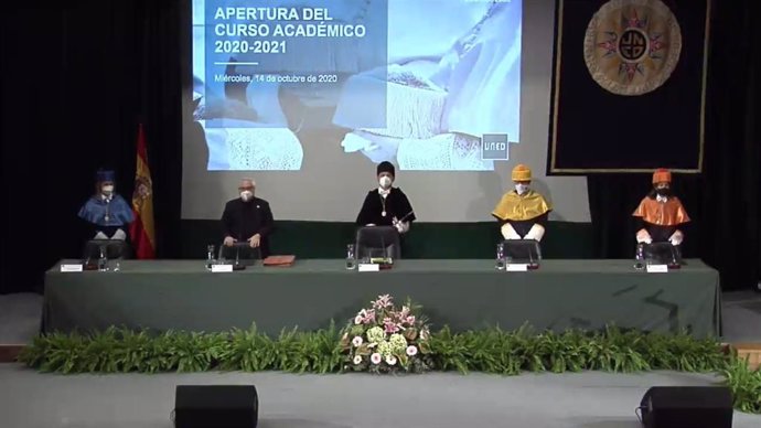 El ministro de Universidades, Manuel Castells, y el rector de la UNED, Ricardo Mairal, presiden la apertura del curso 2020/2021 de la UNED