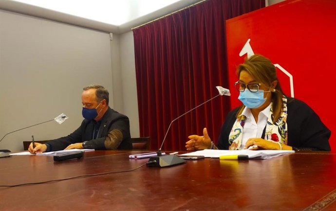 Los concejales Ramón Lasaosa y Rosa Serrano