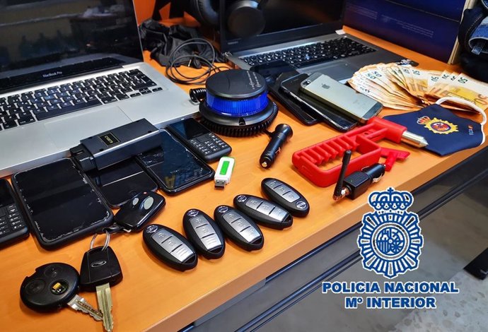 Policía Nacional Nota De Prensa: La Policía Nacional Desarticula Un Grupo Criminal Que Forzaba Camiones De Distribución En Marbella Tras Someter A Vigilancia A Los Repartidores