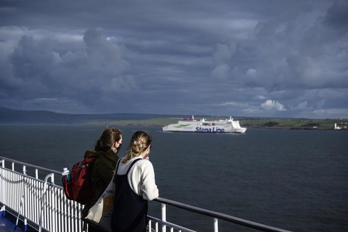 Pasajeras de un ferry entre Irlanda del Norte y Escocia