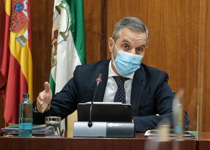 Juan Bravo, este miércoles en comisión del Parlamento