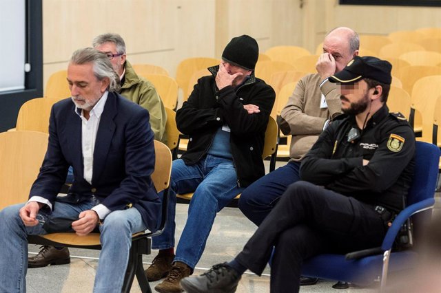 El líder de la trama Gürtel, Francisco Correa, se sienta de nuevo en el banquillo de los acusados de la Audiencia Nacional, esta vez por los supuestos amaños en contratos de Aena para adjudicarlos a sus empresas.
