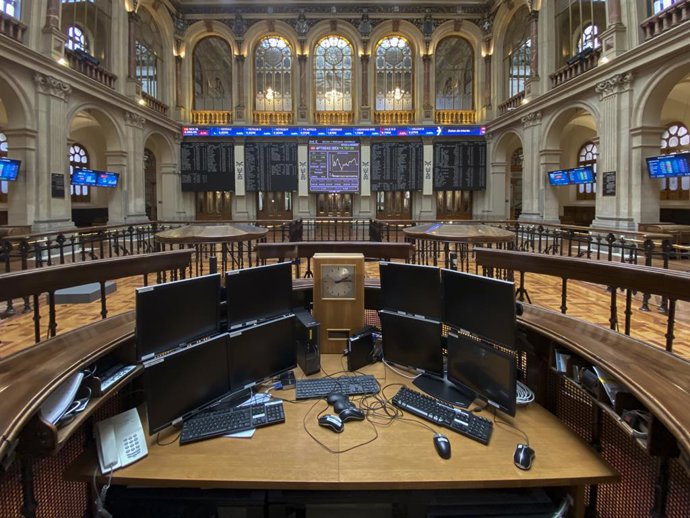 Ordenadores en el interior del Palacio de la Bolsa de Madrid (España), a 22 de septiembre de 2020.
