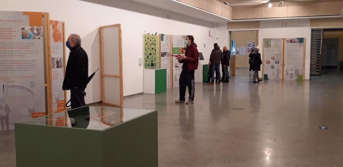 EXPOSICIÓN 'A VIVIR QUE SON 100 AÑOS'