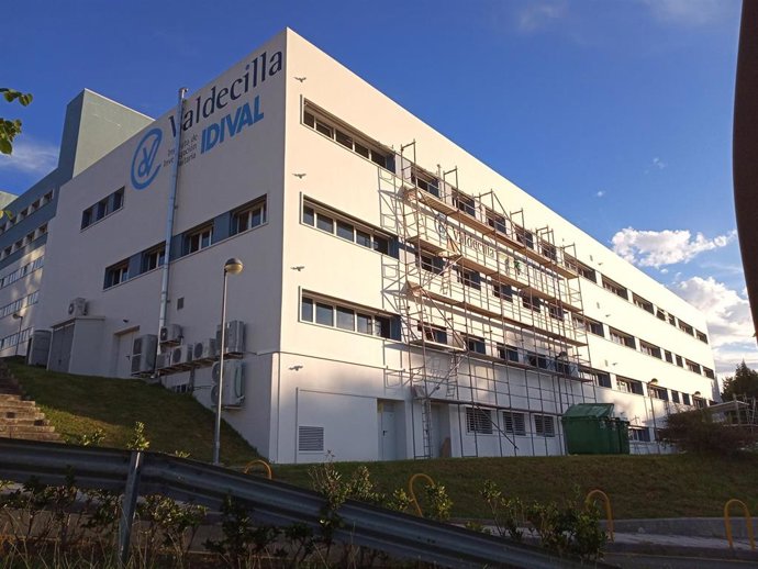 Fachada de la Fundación Instituto de Investigación Marqués de Valdecilla, centro que acoge la Unidad de Ensayos Clínicos del Hospital Universitario de Valdecilla en Santander
