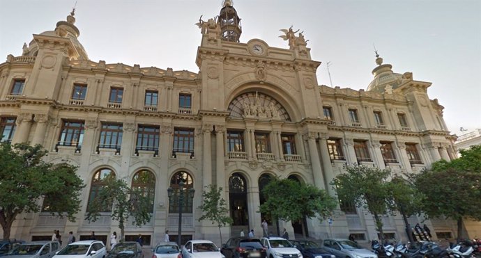 Valencia.- Giner insta al consistorio a contratar la iluminación navideña a las comisiones falleras