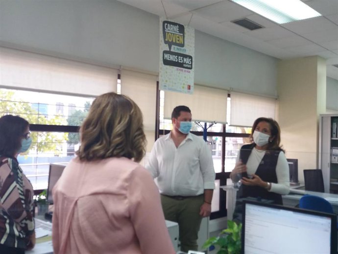 Rull, durante su visita al IAJ