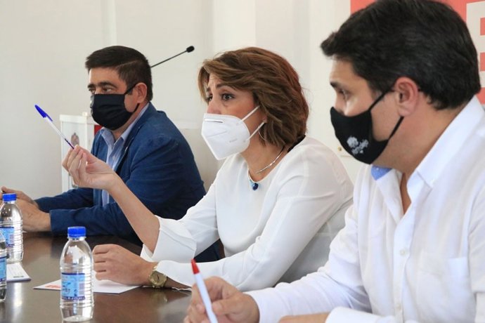 La secretaria general del PSOE-A, Susana Díaz, en un encuentro con portavoces y alcaldes socialistas de la Campiña Norte de Jaén