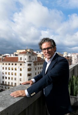 Nota De Prensa, Fotos Y Curriculum Vitae Nombramiento Nuevo Director Imd