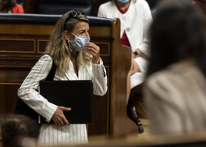 La ministra de Trabajo, Yolanda Díaz, a su llegada una sesión plenaria en el Congreso