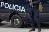300 vecinos de la Cañada Real cortan media hora la A-3 y hieren a varios policías