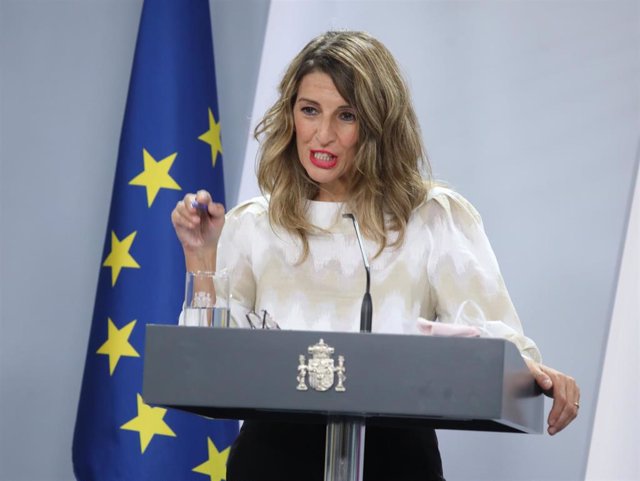 La ministra Trabajo y Economía Social, Yolanda Díaz, comparece en rueda de prensa posterior al Consejo de Ministro celebrado en Moncloa, en Madrid (España), a 29 de septiembre de 2020.