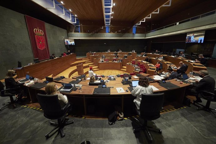 Vista del salón de plenos del Parlamento de Navarra el 8 de octubre de 2020.