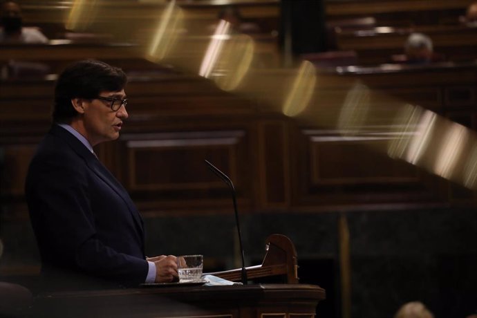 El ministro de Sanidad, Salvador Illa, interviene en una sesión plenaria en el Congreso de los Diputados, en Madrid, (España), a 15 de octubre de 2020. Esta sesión se centrará, entre otras cuestiones, en explicar el estado de alarma decretado en Madrid 
