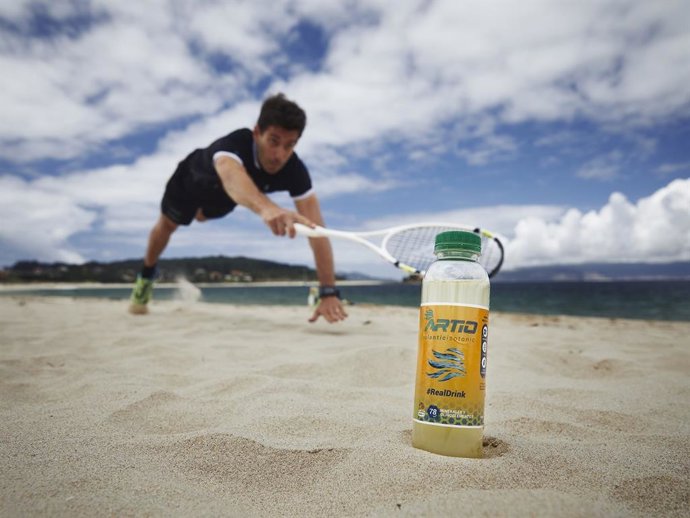 Imagen de una bebida isotónica de Artio.