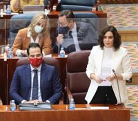 Ayuso acusa al Gobierno central de cerrar Madrid "a punta de pistola" sin darle "otra opción"