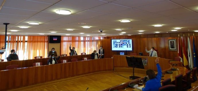 Sesión plenaria de aprobación de la modificación puntual del PGOM de 1993, que permite la reordenación y urbanización del Barrio del Cura, en Vigo.