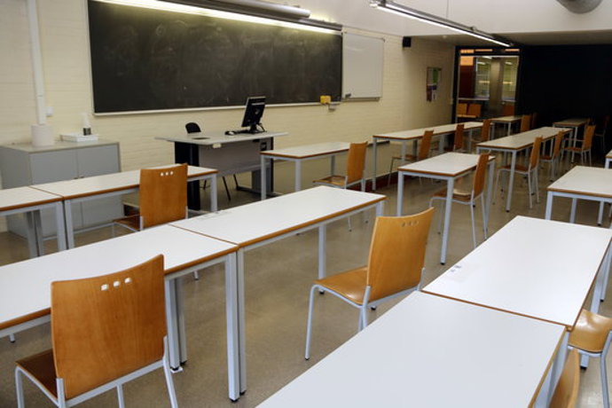 Pla mitj on es pot veure una aula de l'Escola Politcnica de la UdL buida perqu els alumnes estan impartint la matria de forma telemtica per la situació pandmica per la covid-19, el 15 d'octubre de 2020. (Horitzontal)