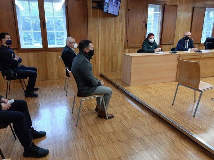 El cabecilla de la 'Carioca' asume un año de cárcel por obligar a abortar a una joven que trabajaba en el Queen's