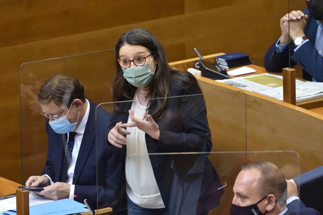 La consellera de Igualdad, Mónica Oltra, comparece en Corts