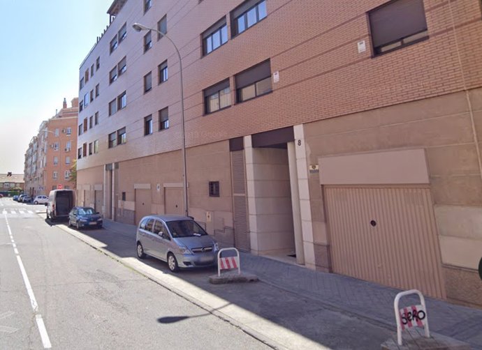 Lugar donde con palos con clavos a dos jóvenes, en plena calle Fráncfort del distrito madrileño de San Blas