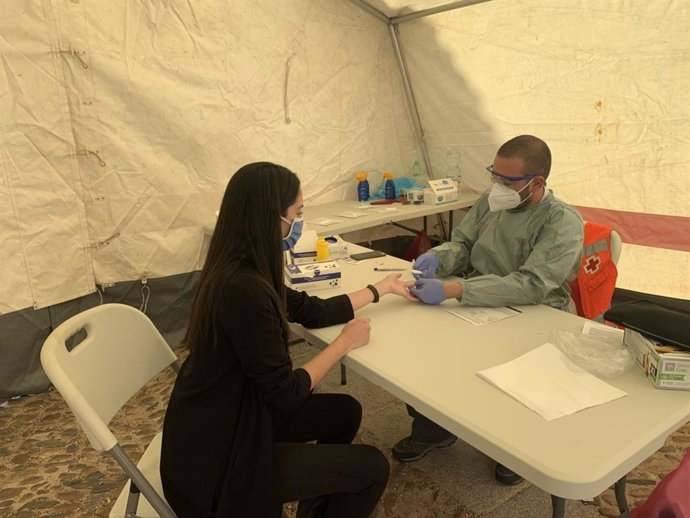 Pruebas por el Covid a cuidadores y controladores de patios en Córdoba por su fiesta.