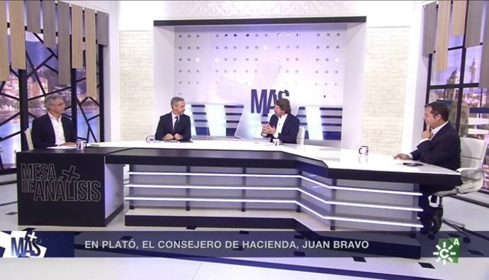 El consejero de Hacienda, Juan Bravo, este jueves durante la entrevista con Canal Sur Televisión.