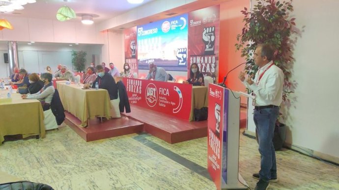 José Antonio Gómez en el cierre de unas jornadas de FICA en Teo