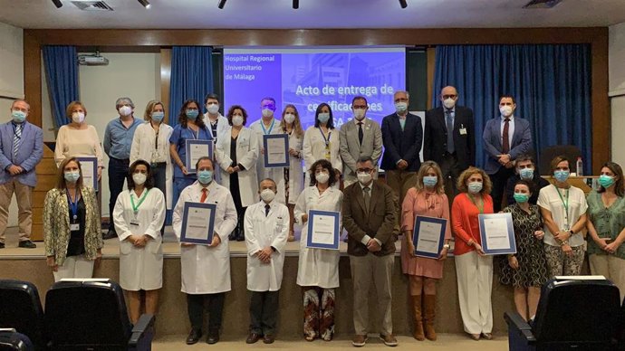 Entrega a siete unidades de los hospitales Regional y Virgen de la Victoria de Málaga de la certificación de calidad que otorga la Consejería de Salud y Familias a través de la Agencia de Calidad Sanitaria de Andalucía (ACSA)