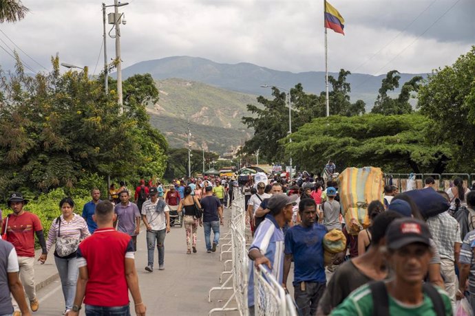 Migrantes venezolanos en la frontera con Colombia, en Cúcuta