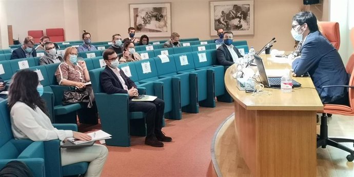 El conseller Iago Negueruela durante la conferencia.