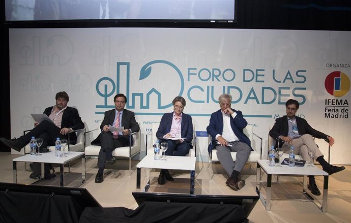 Participantes en el Foro de las Ciudades organizado por Feria de Madrid.