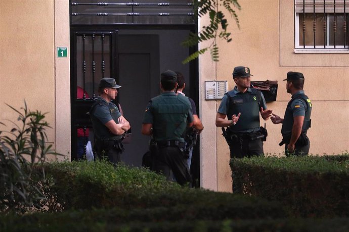 La Guardia Civil registra el domicilio donde se cometió el crimen
